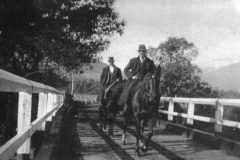 2-horsemen-on-ryders-bridge