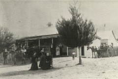 Crotty-family-outside-Bogong-Hotel